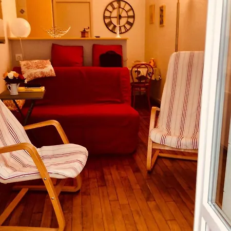 Agreable Dans Le Vieux Διαμέρισμα