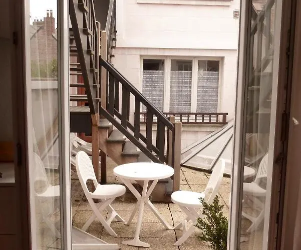 Agreable Dans Le Vieux *